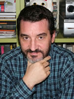 Flavio de Souza (São Paulo, 1955) é roteirista, tradutor, desenhista, ator, diretor e autor de diversos livros infantis. Criou e produziu roteiros de séries ... - Flavio_de_Souza